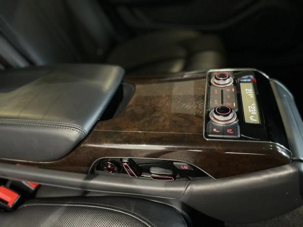 Audi A8 III (D4) Рестайлинг с пробегом 2015 года, цена 2 240 000 рублей, 232576 км, седан, Автокод Объявления