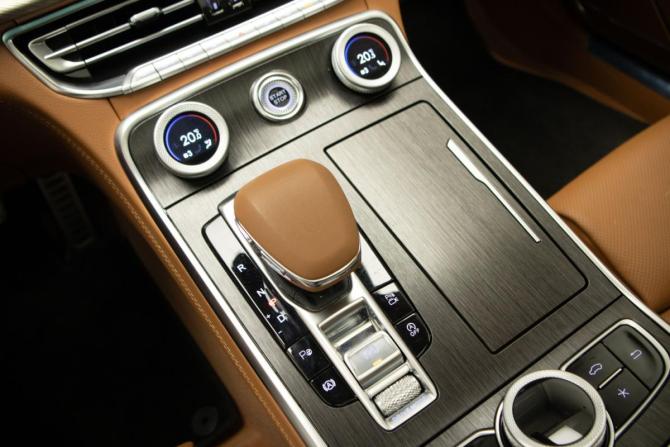 Hongqi H9 I с пробегом 2023 года, цена 4 050 000 рублей, 17900 км, седан, Автокод Объявления