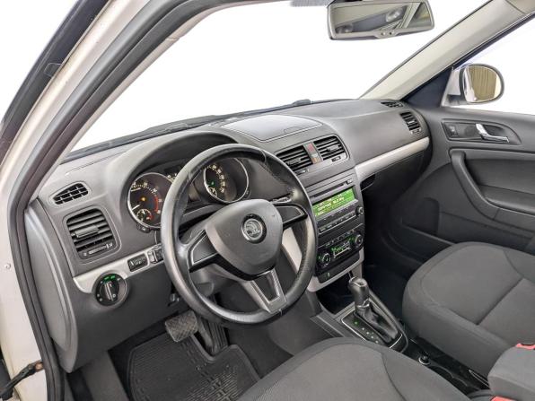 Skoda Yeti I Рестайлинг с пробегом 2015 года, цена 1 275 000 рублей, 112874 км, внедорожник, Автокод Объявления