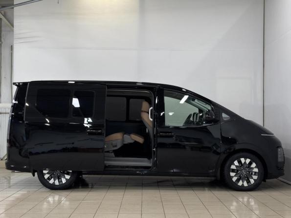 Hyundai Staria I с пробегом 2024 года, цена 6 720 000 рублей, 68813 км, минивэн, Автокод Объявления