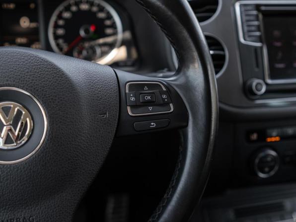 Volkswagen Tiguan I Рестайлинг с пробегом 2015 года, цена 2 350 000 рублей, 74201 км, внедорожник, Автокод Объявления