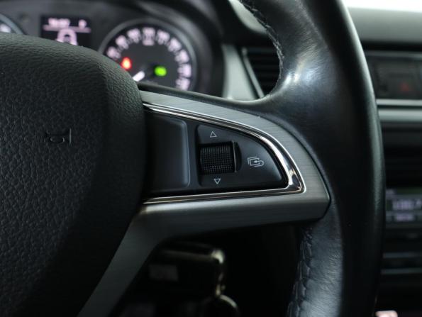 Skoda Rapid I с пробегом 2014 года, цена 889 000 рублей, 144037 км, лифтбек, Автокод Объявления