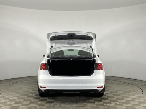 Volkswagen Jetta VI Рестайлинг с пробегом 2018 года, цена 1 450 000 рублей, 129285 км, седан, Автокод Объявления