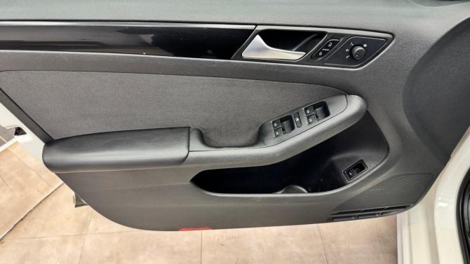 Volkswagen Jetta VI Рестайлинг с пробегом 2014 года, цена 999 000 рублей, 201940 км, седан, Автокод Объявления
