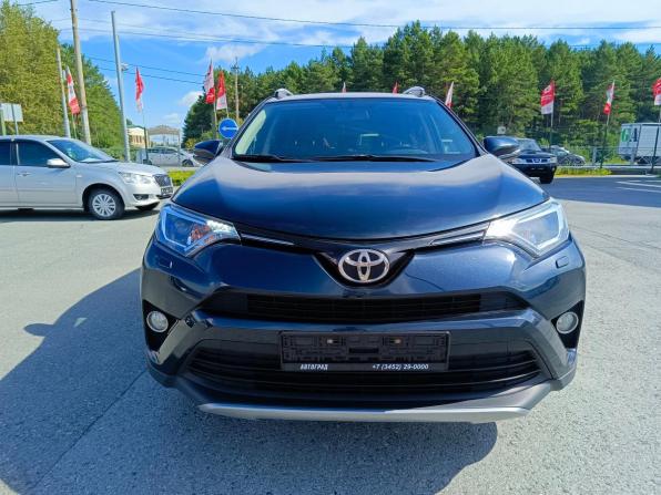 Toyota RAV4 IV (XA40) Рестайлинг с пробегом 2017 года, цена 1 899 995 рублей, 195001 км, внедорожник, Автокод Объявления