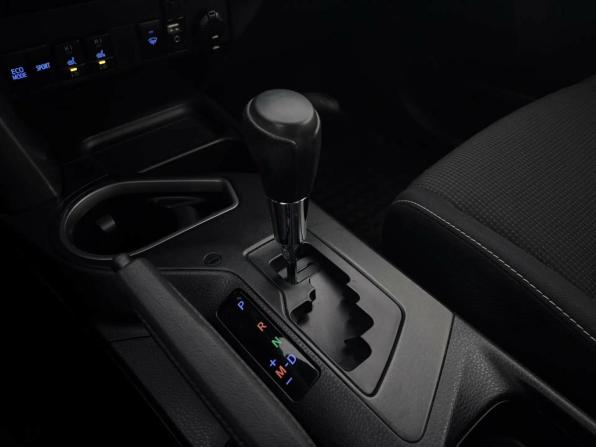 Toyota RAV4 IV (XA40) Рестайлинг с пробегом 2016 года, цена 2 249 000 рублей, 104473 км, внедорожник, Автокод Объявления