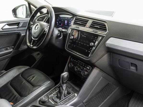 Volkswagen Tiguan II с пробегом 2018 года, цена 2 798 000 рублей, 116383 км, внедорожник, Автокод Объявления