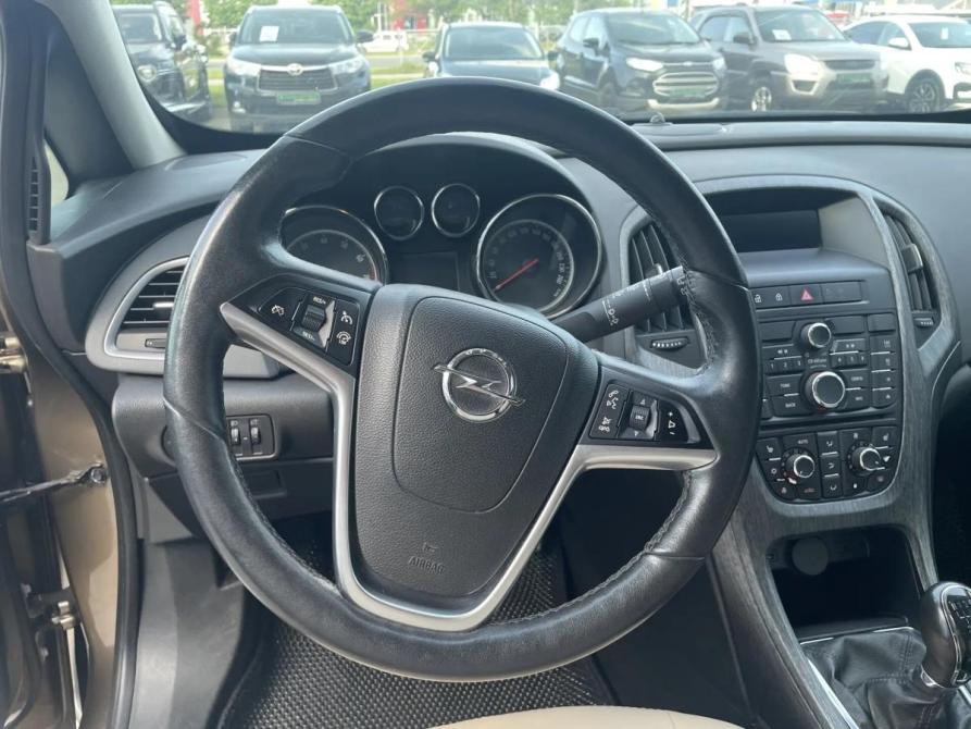 Opel Astra J Рестайлинг Череповец  - изображение 12