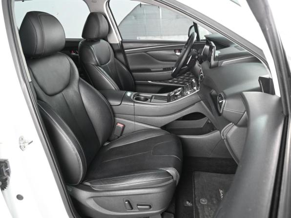 Hyundai Santa Fe IV Рестайлинг с пробегом 2021 года, цена 3 679 000 рублей, 44570 км, внедорожник, Автокод Объявления