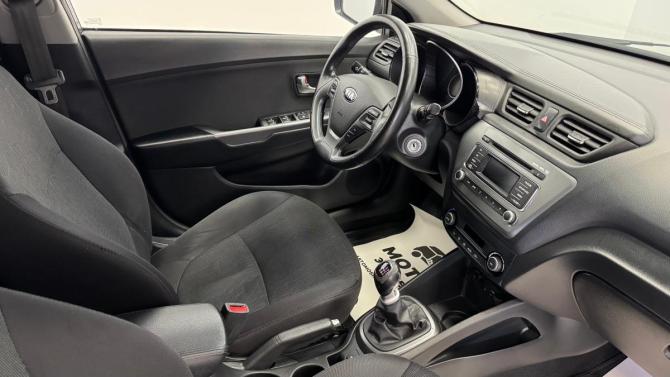 Kia Rio III Рестайлинг с пробегом 2016 года, цена 950 000 рублей, 66739 км, хэтчбек, Автокод Объявления