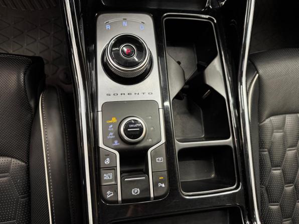 Kia Sorento IV с пробегом 2020 года, цена 3 499 000 рублей, 134545 км, внедорожник, Автокод Объявления