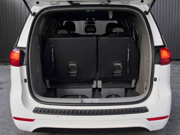 Kia Sedona III с пробегом 2015 года, цена 2 190 000 рублей, 136264 км, минивэн, Автокод Объявления