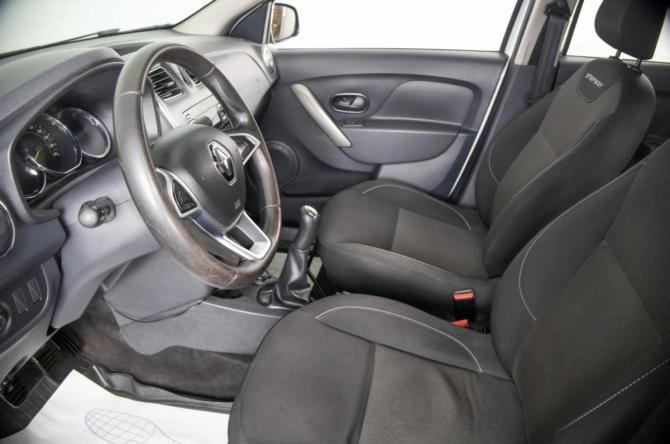 Renault Logan II Рестайлинг с пробегом 2019 года, цена 1 299 000 рублей, 174258 км, седан, Автокод Объявления
