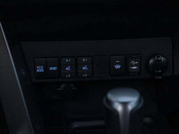 Toyota RAV4 IV (XA40) Рестайлинг с пробегом 2018 года, цена 2 648 000 рублей, 138662 км, внедорожник, Автокод Объявления