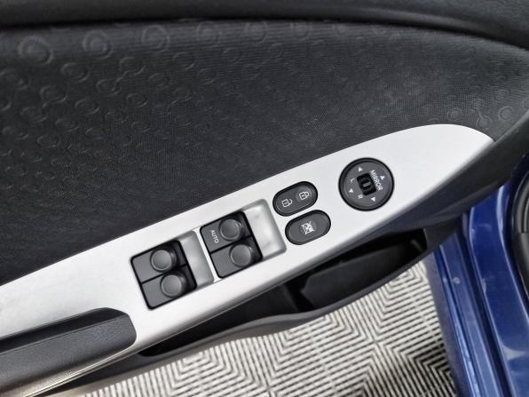 Hyundai Solaris I с пробегом 2012 года, цена 799 000 рублей, 144514 км, хэтчбек, Автокод Объявления