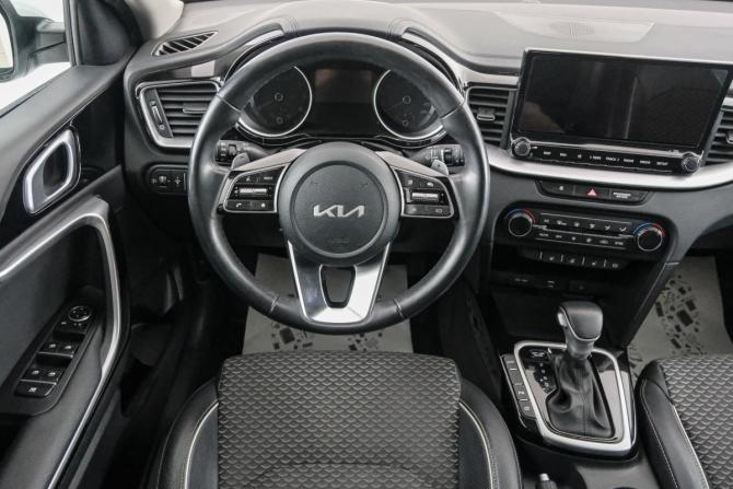Kia Ceed III Рестайлинг с пробегом 2022 года, цена 2 249 000 рублей, 43100 км, хэтчбек, Автокод Объявления
