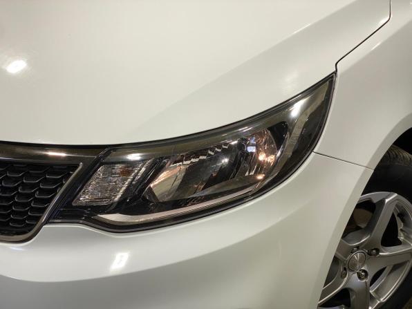 Kia Rio III Рестайлинг с пробегом 2015 года, цена 1 030 000 рублей, 97373 км, хэтчбек, Автокод Объявления