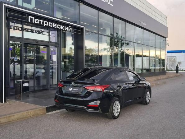 Hyundai Solaris II с пробегом 2017 года, цена 953 000 рублей, 170341 км, седан, Автокод Объявления