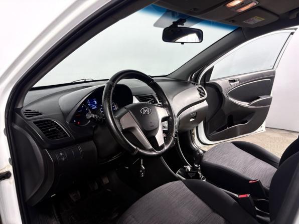 Hyundai Solaris I Рестайлинг с пробегом 2014 года, цена 995 000 рублей, 98863 км, седан, Автокод Объявления