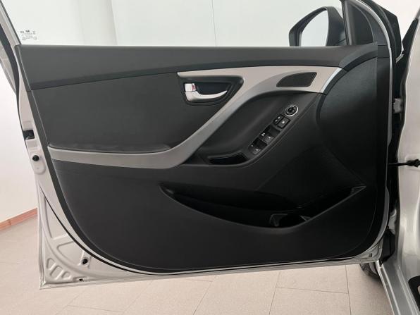 Hyundai Elantra V (MD) Рестайлинг с пробегом 2015 года, цена 1 300 000 рублей, 167262 км, седан, Автокод Объявления