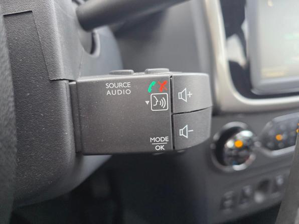 Renault Logan II Рестайлинг с пробегом 2022 года, цена 1 200 000 рублей, 82700 км, седан, Автокод Объявления