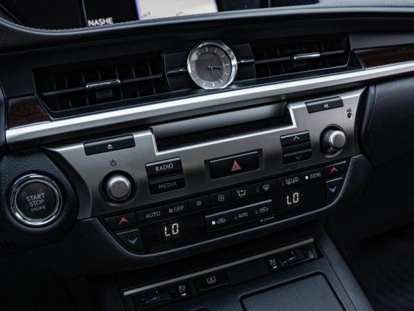 Lexus ES VI с пробегом 2013 года, цена 2 240 000 рублей, 108595 км, седан, Автокод Объявления