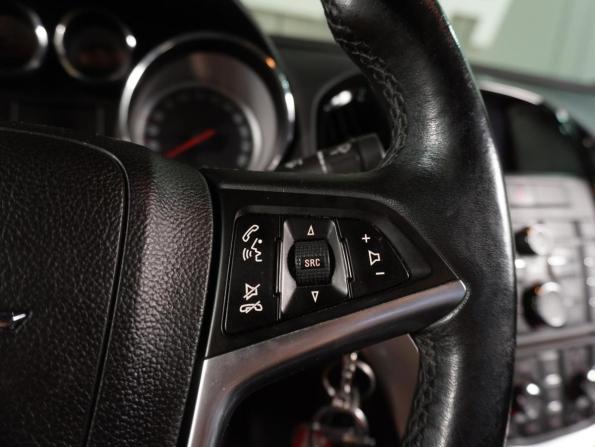 Opel Astra J Рестайлинг с пробегом 2014 года, цена 999 000 рублей, 164926 км, седан, Автокод Объявления