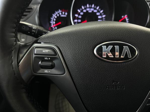 Kia Rio III Рестайлинг с пробегом 2017 года, цена 1 120 000 рублей, 84643 км, хэтчбек, Автокод Объявления