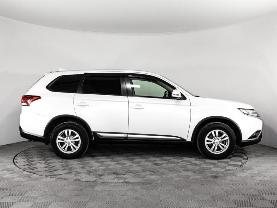 Mitsubishi Outlander III Рестайлинг 3 Санкт-Петербург  - изображение 4