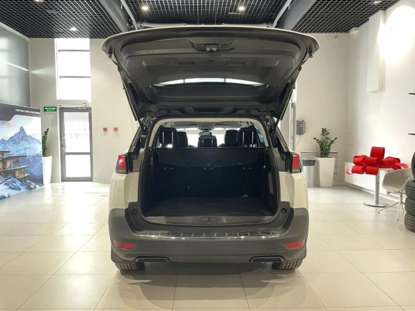 Peugeot 5008 II с пробегом 2018 года, цена 1 988 000 рублей, 186969 км, внедорожник, Автокод Объявления
