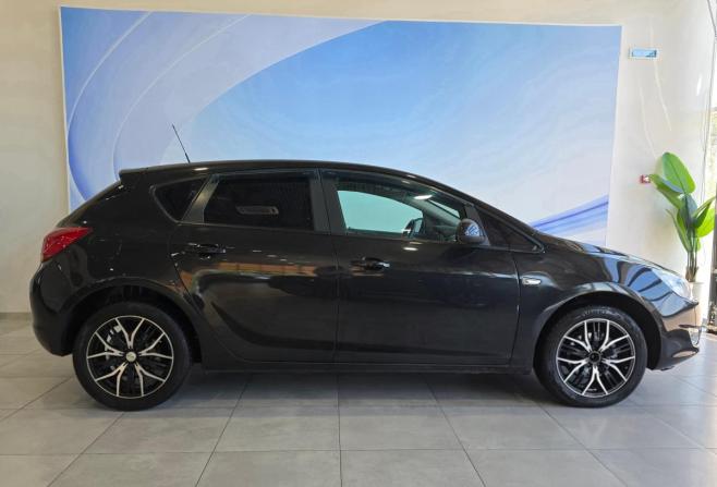 Opel Astra J с пробегом 2010 года, цена 849 000 рублей, 167288 км, хэтчбек, Автокод Объявления