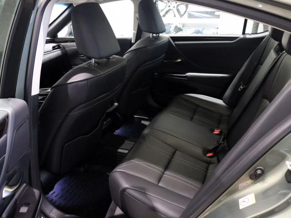 Lexus ES VII с пробегом 2019 года, цена 3 890 000 рублей, 120542 км, седан, Автокод Объявления