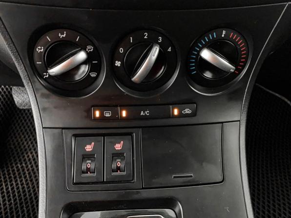 Mazda 3 II (BL) Рестайлинг с пробегом 2013 года, цена 891 000 рублей, 210621 км, седан, Автокод Объявления