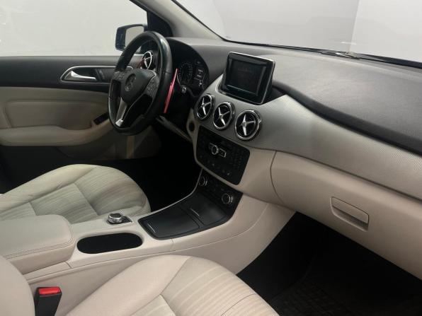Mercedes-Benz B-Класс II (W246) с пробегом 2012 года, цена 965 000 рублей, 195823 км, хэтчбек, Автокод Объявления