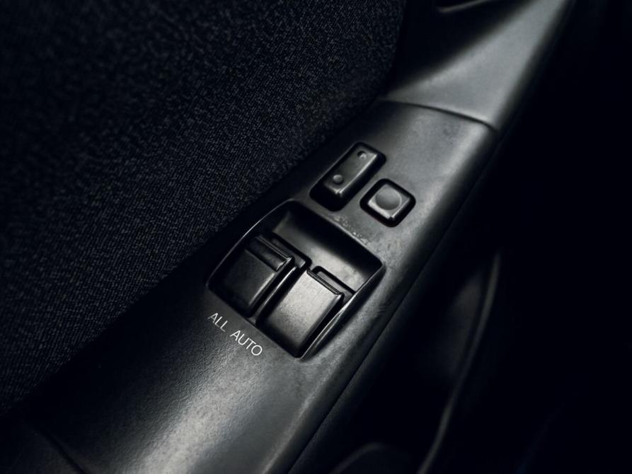 Toyota Corolla IX (E120 E130) Екатеринбург  - изображение 12