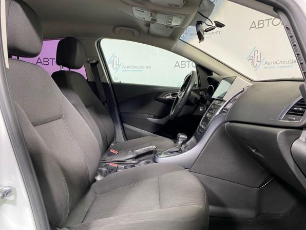 Opel Astra J Рестайлинг с пробегом 2013 года, цена 749 000 рублей, 184807 км, седан, Автокод Объявления