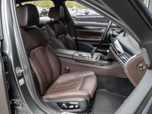 BMW 7 серии VI (G11/G12) с пробегом 2018 года, цена 4 320 000 рублей, 97857 км, седан, Автокод Объявления