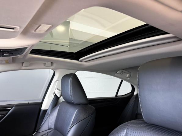 Lexus ES VII Рестайлинг с пробегом 2021 года, цена 4 450 000 рублей, 81775 км, седан, Автокод Объявления