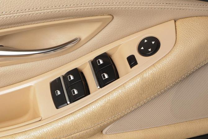 BMW 5 серии VI (F10/F11/F07) с пробегом 2010 года, цена 2 359 000 рублей, 248000 км, седан, Автокод Объявления