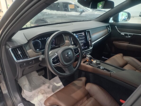Volvo V90 Cross Country I Рестайлинг с пробегом 2020 года, цена 4 592 000 рублей, 44840 км, универсал, Автокод Объявления