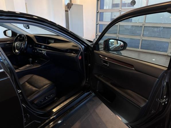 Lexus ES VI с пробегом 2014 года, цена 2 250 000 рублей, 192837 км, седан, Автокод Объявления