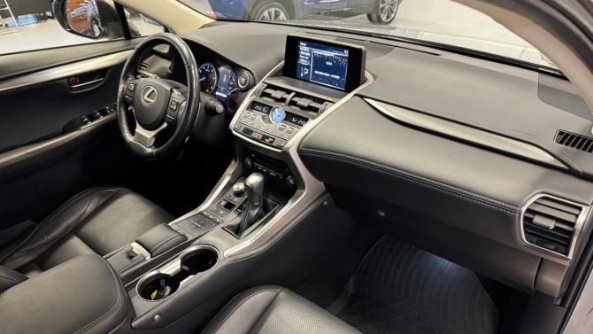 Lexus NX I Рестайлинг с пробегом 2019 года, цена 3 120 000 рублей, 153486 км, внедорожник, Автокод Объявления