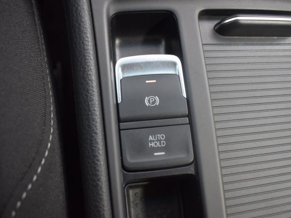 Volkswagen Golf VII с пробегом 2014 года, цена 939 000 рублей, 145162 км, хэтчбек, Автокод Объявления