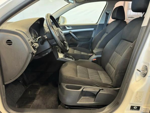 Skoda Octavia II (A5) Рестайлинг с пробегом 2012 года, цена 909 000 рублей, 167095 км, лифтбек, Автокод Объявления
