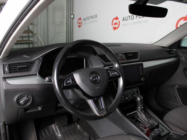 Skoda Superb III с пробегом 2019 года, цена 1 400 000 рублей, 246298 км, лифтбек, Автокод Объявления