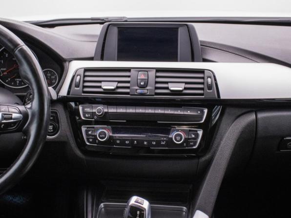 BMW 3 серии VI (F3x) Рестайлинг с пробегом 2018 года, цена 2 595 000 рублей, 83915 км, седан, Автокод Объявления