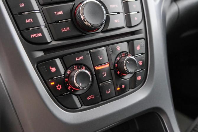 Opel Astra J Рестайлинг с пробегом 2013 года, цена 849 000 рублей, 189000 км, хэтчбек, Автокод Объявления
