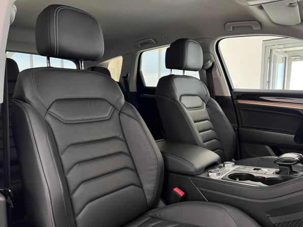 Volkswagen Touareg III с пробегом 2018 года, цена 3 565 000 рублей, 216880 км, внедорожник, Автокод Объявления