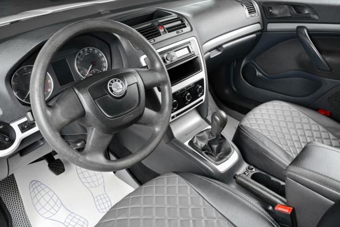 Skoda Octavia II (A5) Рестайлинг с пробегом 2012 года, цена 669 000 рублей, 372000 км, лифтбек, Автокод Объявления