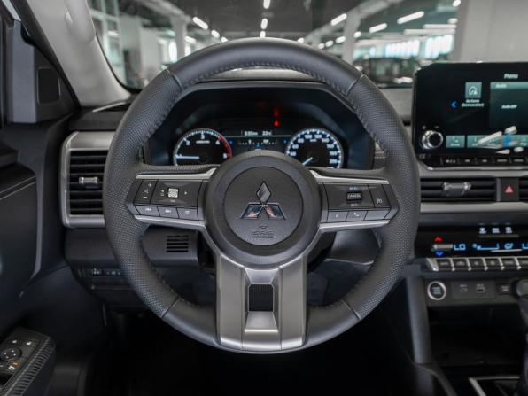 Mitsubishi L200 VI с пробегом 2025 года, цена 5 500 000 рублей, 50 км, пикап, Автокод Объявления